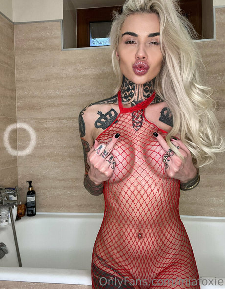 tattooed onlyfans sexy pic