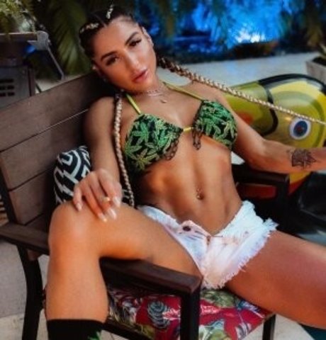 Vanessamfit model adult photos