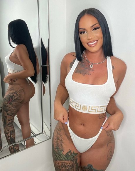 biancatoxic high quality pornstar pictures