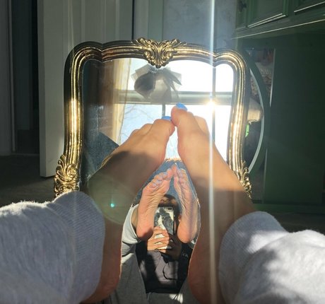 Sinister Simone pornstar perfect archive