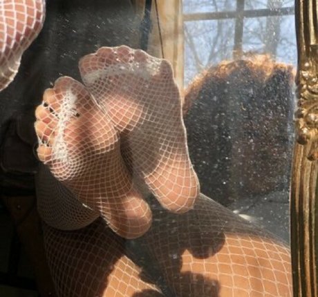 Sinister Simone model beautiful photos