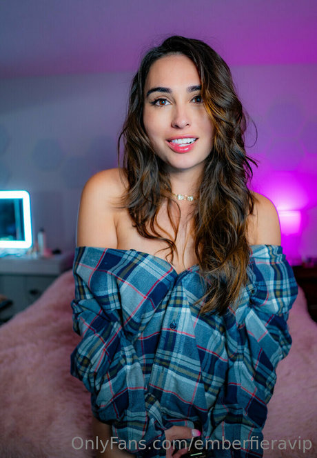 emberfieravip model hd images