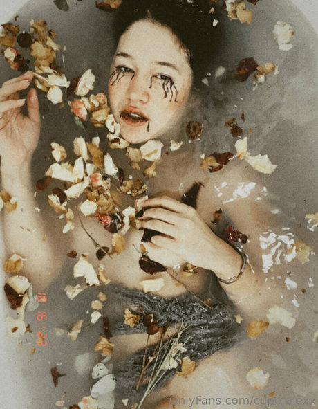 Cupofalexx model sex photo