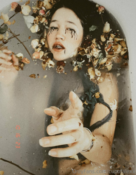 Cupofalexx xxx model img