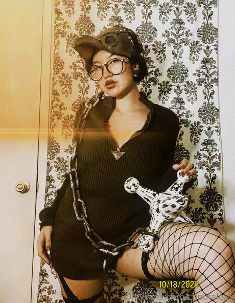 Cupofalexx naked star image