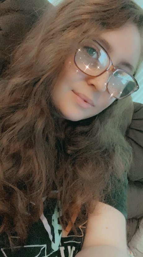 pr3ttyandpr3gnant naked actress pic