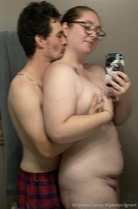 pr3ttyandpr3gnant nudes star img