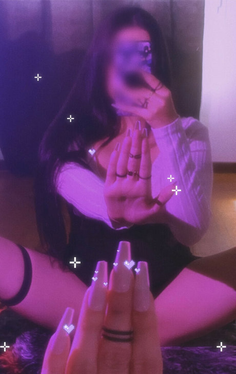 EllyAudios model hot galleries