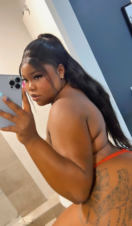 Wandi Ndlovu model erotic images