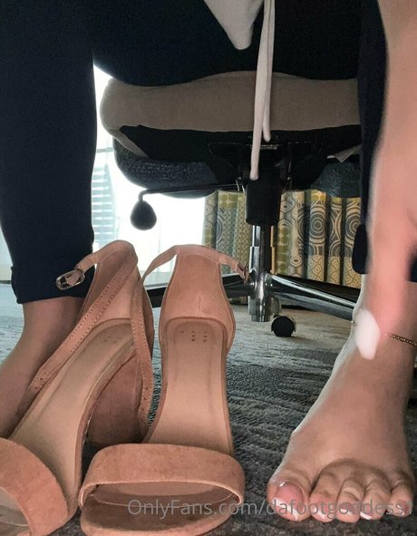 dafootgoddess1 hot star pics