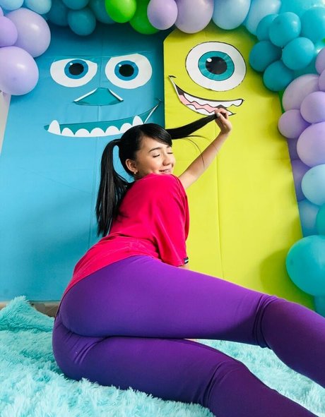 lovely zoe free model photo