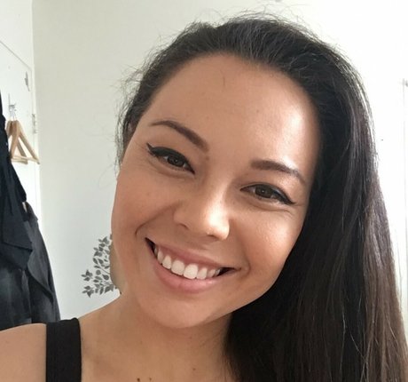 Molly Songbird xxx star photos