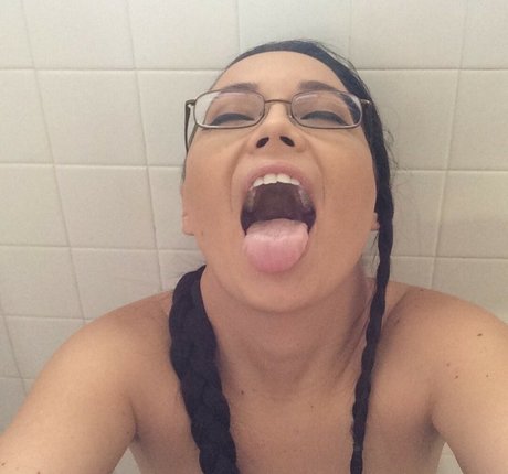 Molly Songbird model art images