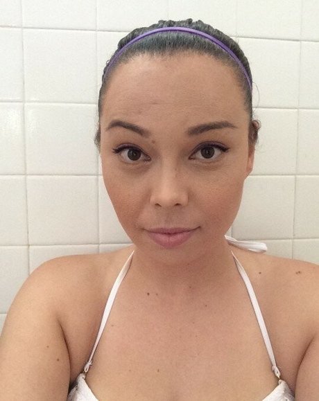 Molly Songbird art star pic