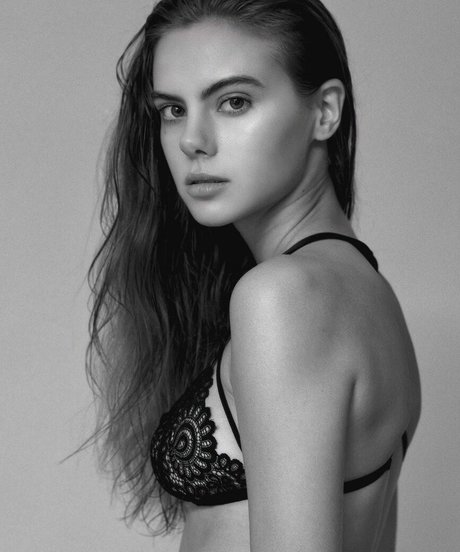 Kate Demianova naked model pic