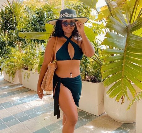 Chloe Alexander nude star photo