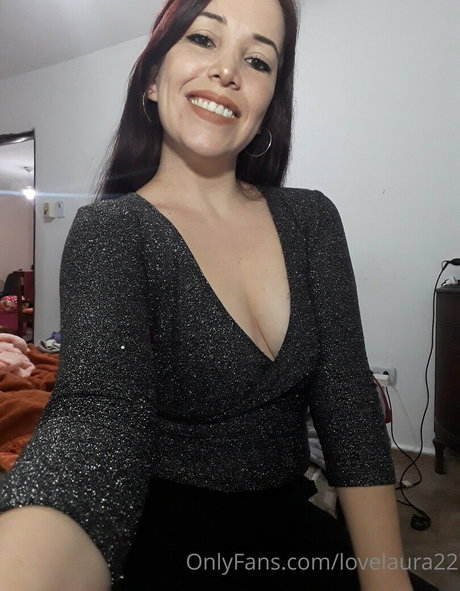 lovelaura22 erotic star pics