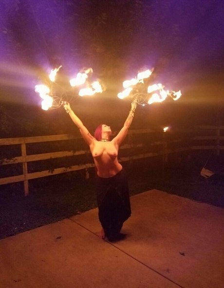 FireKitsune pornstar img