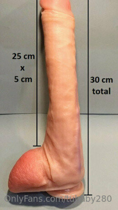 tubaby280 exclusive model image