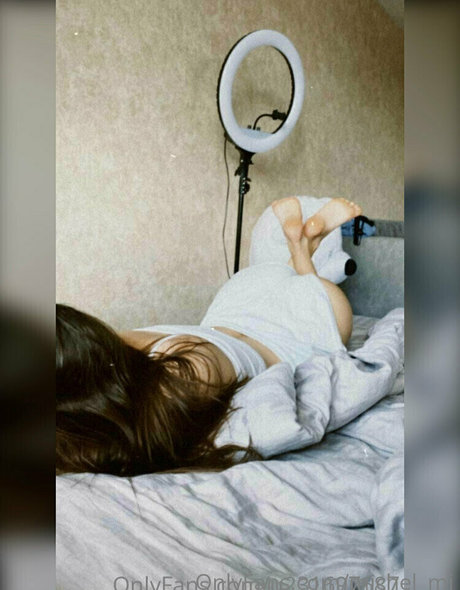 dolly reed beautiful star pictures