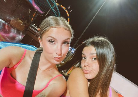 chubby nerd onlyfans exclusive image