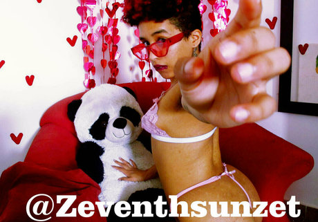 zeventhsunzet star nudes picture