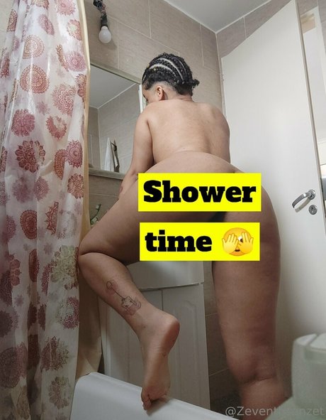 zeventhsunzet pornstar nude image