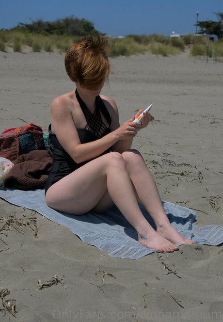 blonde handjob onlyfans free sex gallery