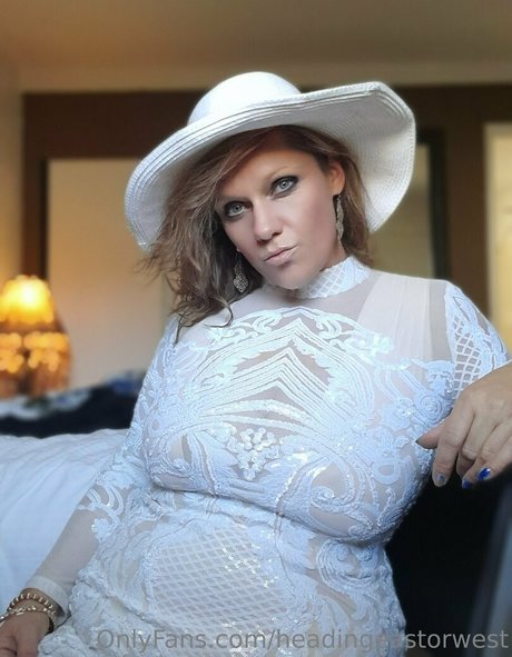 headingeastorwest pretty actress img