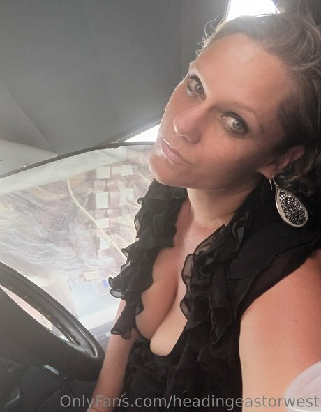 headingeastorwest free model pic