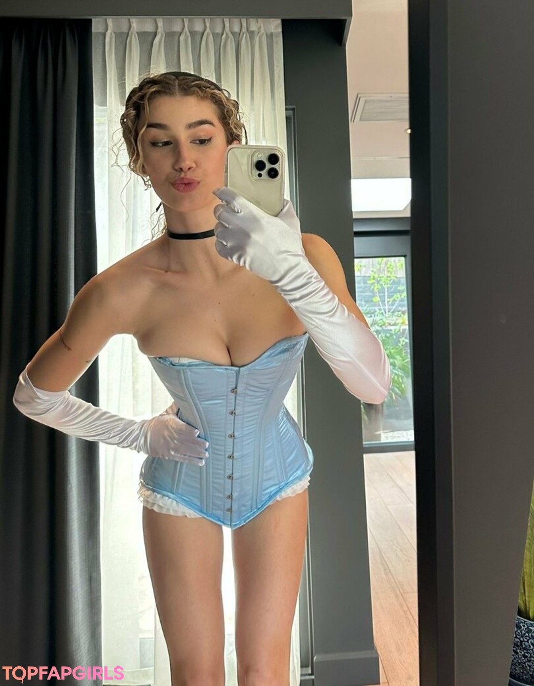 sydneyvmayy naked model pics