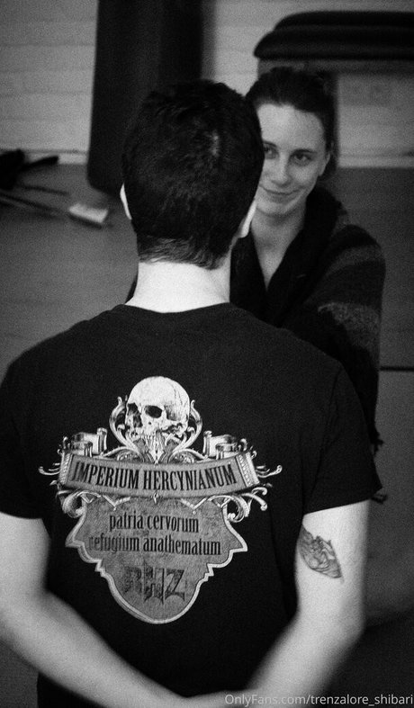 trenzalore shibari top model photos