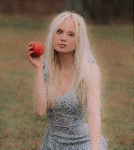 Zandi Holup star img