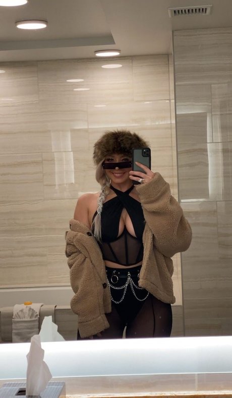 PeachsnBean art star galleries