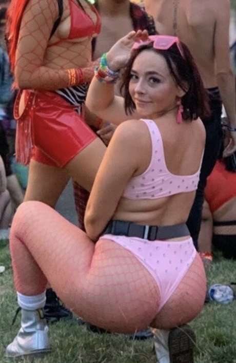 PeachsnBean pornstar hot gallery