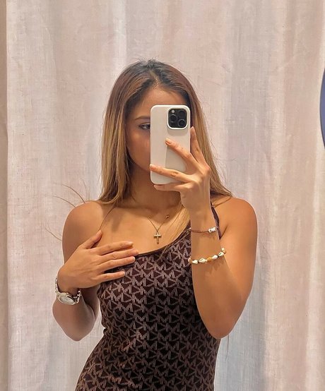 Bianca Bustamante nice actress img