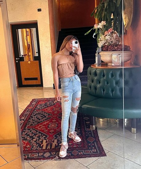 Bianca Bustamante star best pic