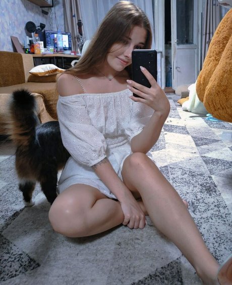 a n i n y a model exclusive pic