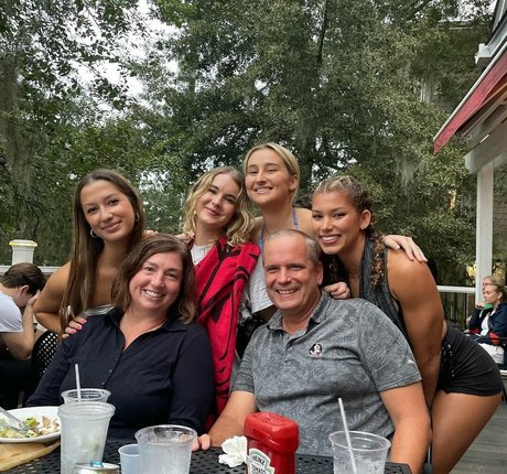 Maddie Gilmore model beautiful img