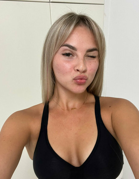 crazy splits perfect model gallery