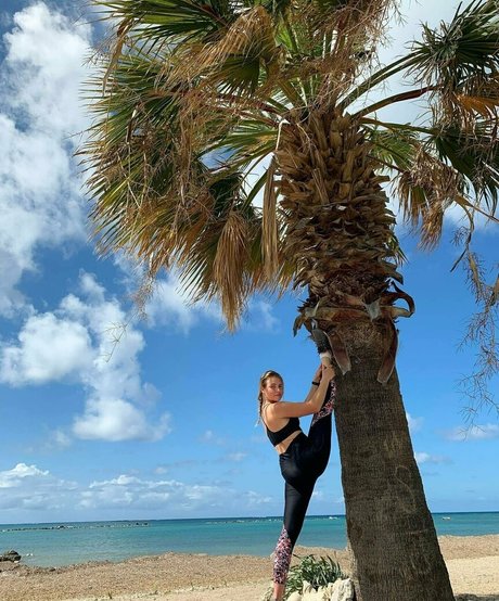 crazy splits pornstar pretty image