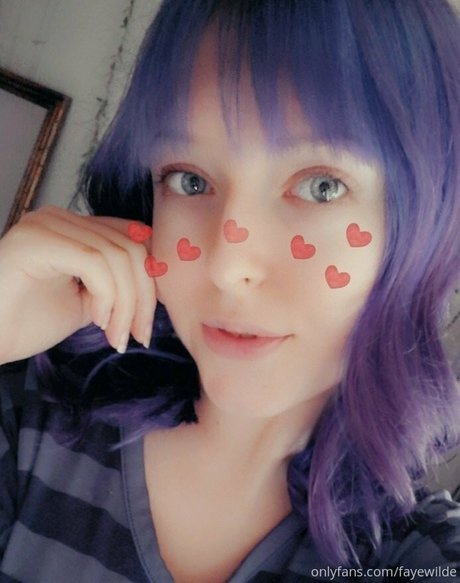 fayewilde model adult img