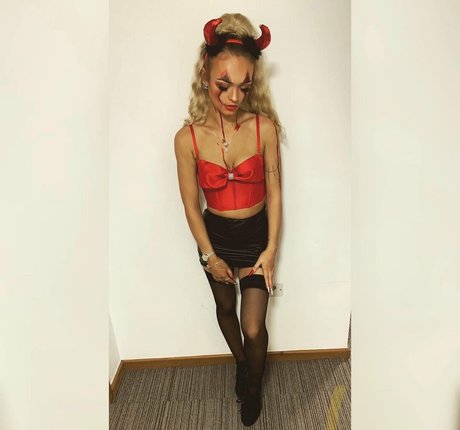 MissLolly pornographic star galleries