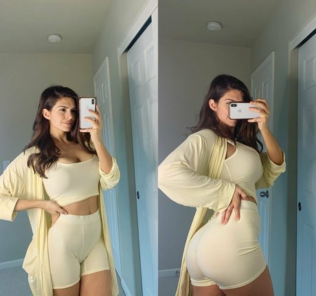 lylastonefree model adult pictures