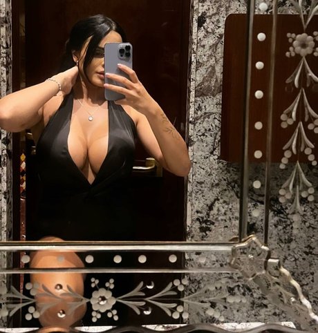 sweetmthsc model nude photo