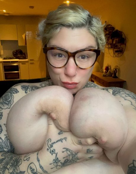 Katiesummer222 pornstar exclusive picture