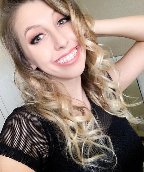 Abigail Cristea star hot photo