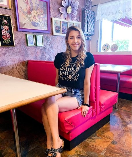 Abigail Cristea model hd images