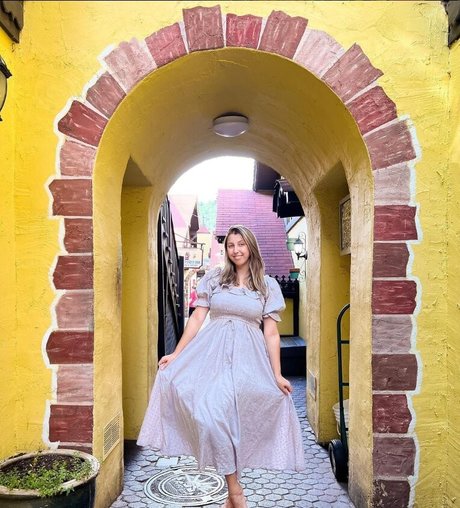 Abigail Cristea star exclusive picture