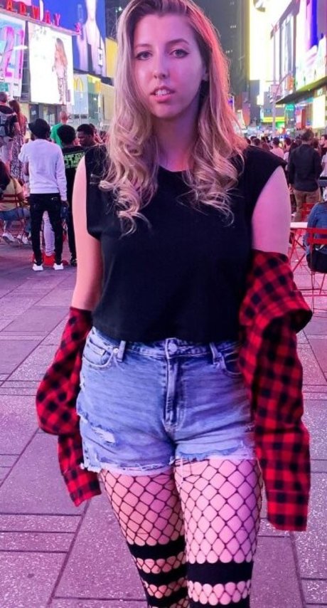 Abigail Cristea free pornstar pictures